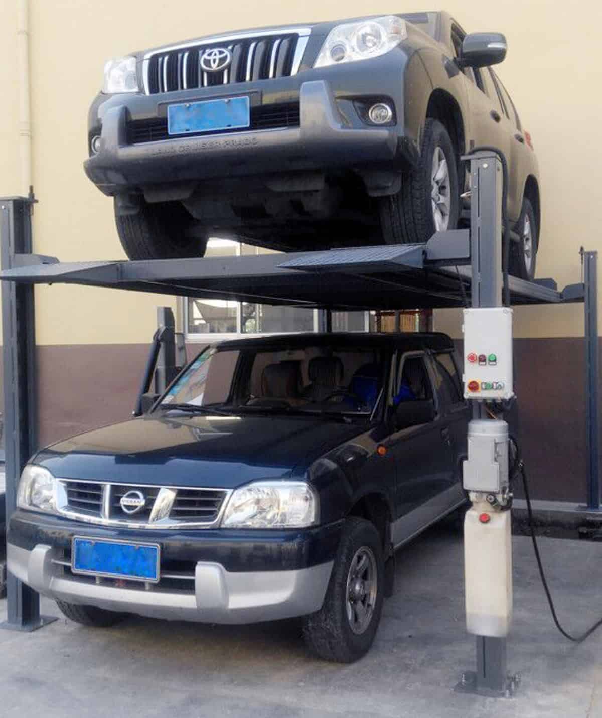 貴陽四柱簡易升降立體停車設(shè)備安裝效果.jpg