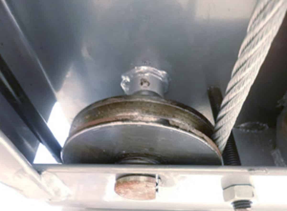 貴陽四柱簡易升降立體停車設(shè)備滑輪.jpg